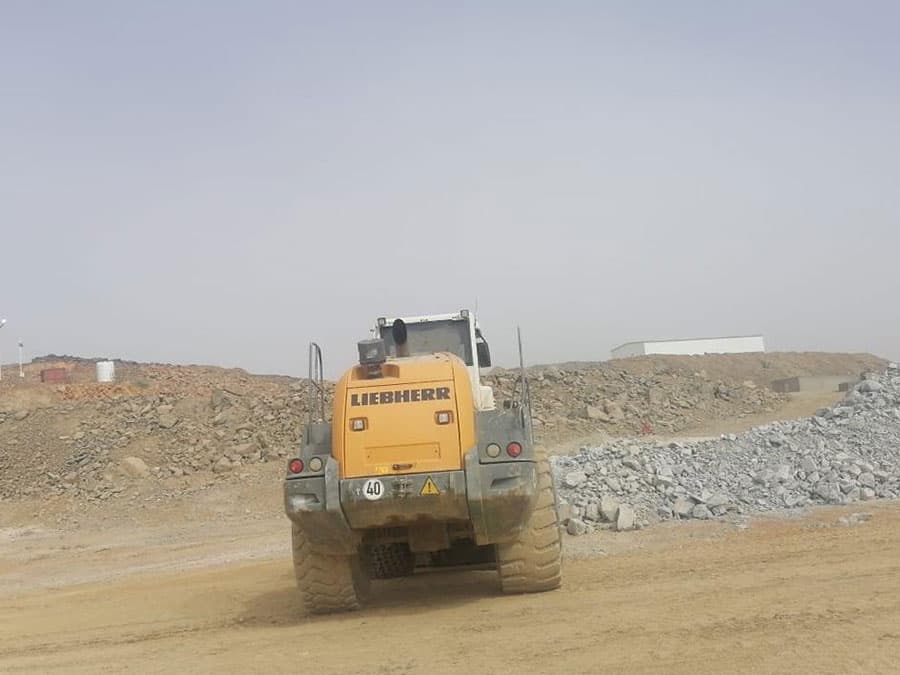 لودر بعجلات ليبهير L 566