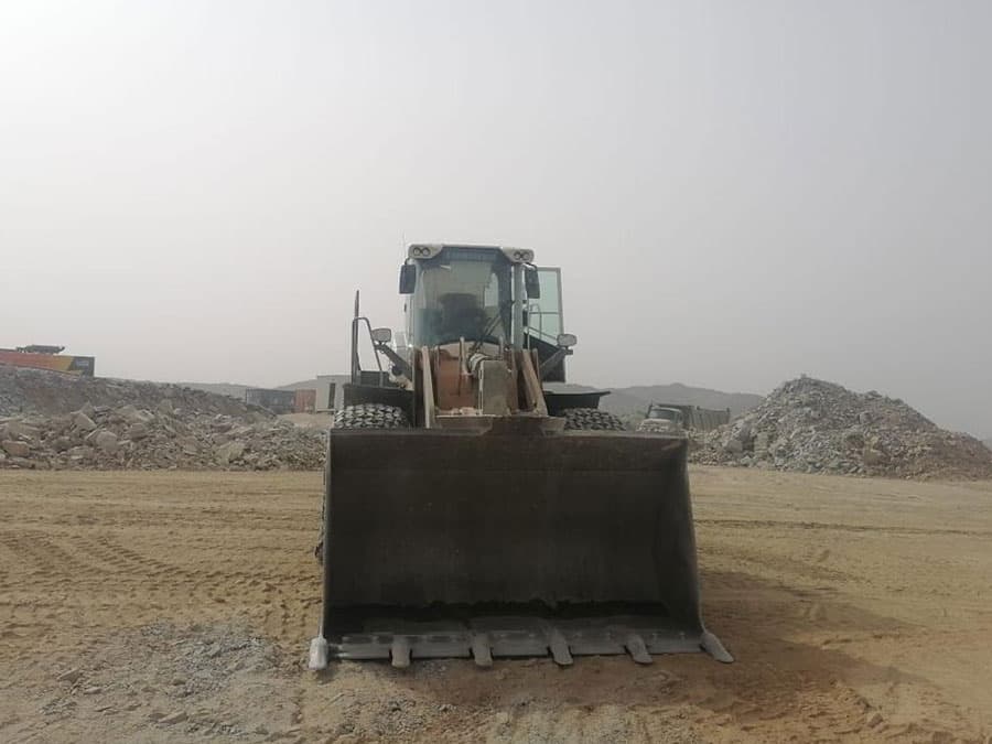 لودر بعجلات ليبهير L 566