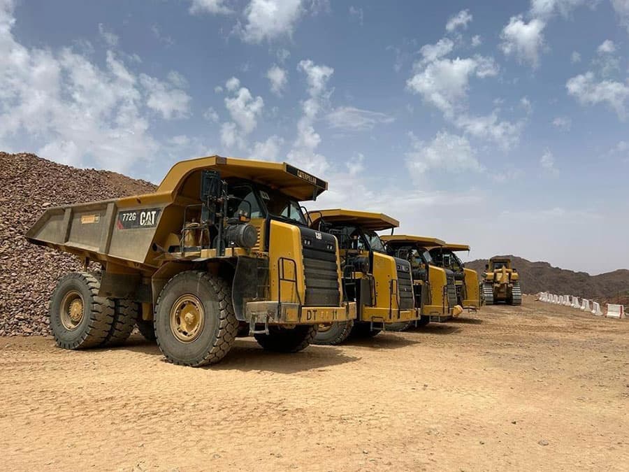 شاحنة كاتربيلر 770 خارج الطريق